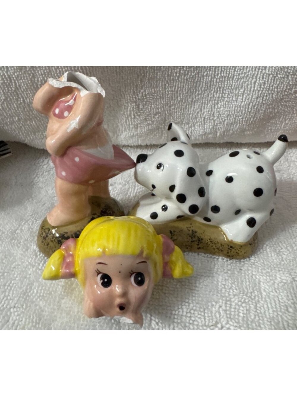 Novelty Salt & Pepper Shakers with Damage Suntan Girl losing her Head Magnetic